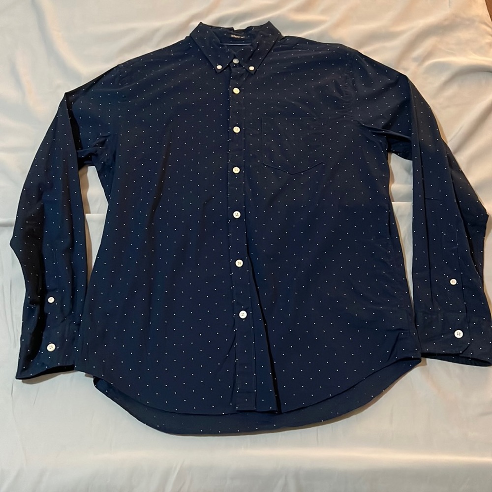 American Eagle Navy Long Sleeve Button Down Shirt (M)
